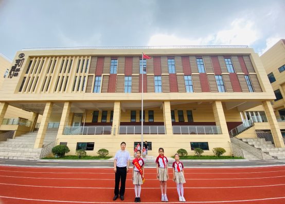 第十八周升旗仪式-南京市东吉湖小学