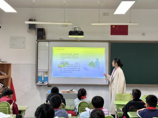 4月3日东吉湖小学开展清明祭英烈活动 (2)